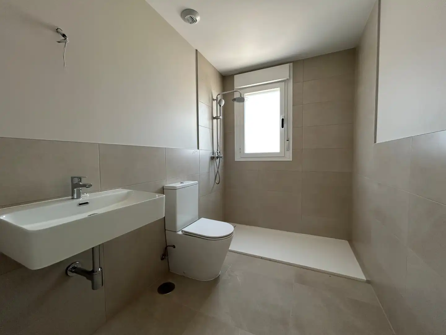 Bathroom of Attic for sale in Alcalá de Henares  with Air Conditioner, Heating and Terrace