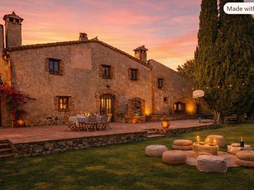 Casa rústica con balcón en venta en Carrer Sant Ramon