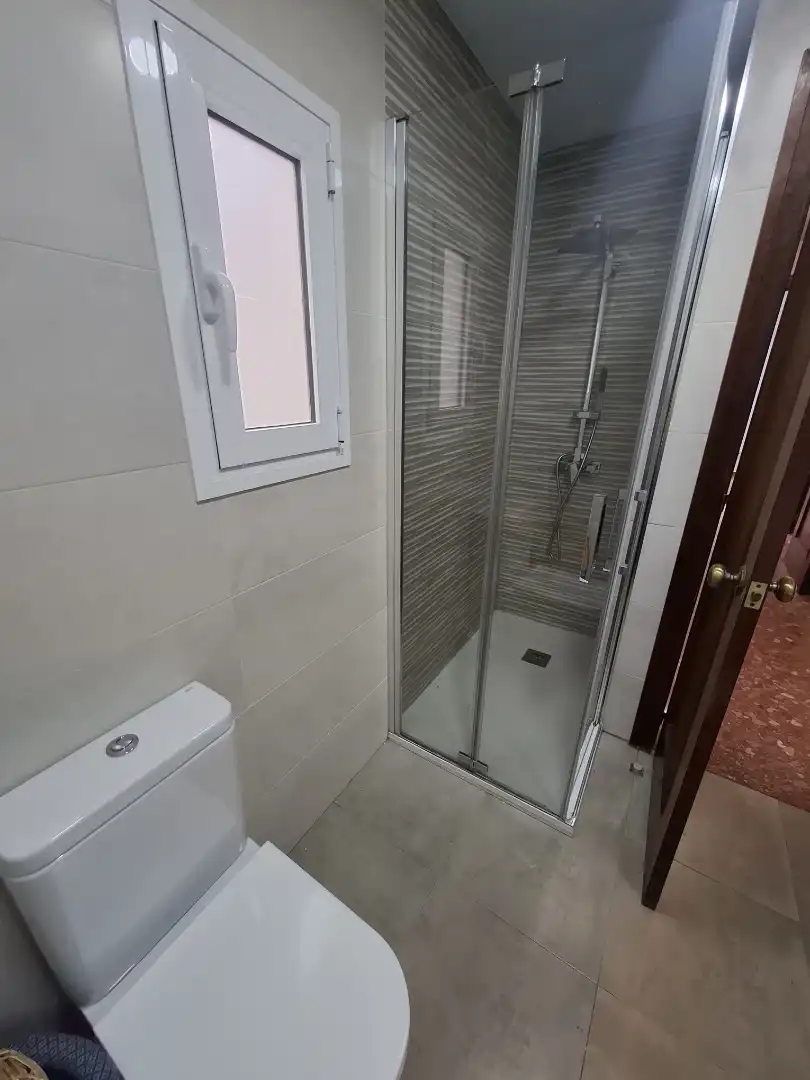 Badezimmer von Wohnung zum Verkauf in Valencia mit Klimaanlage, Heizung und Abstellraum