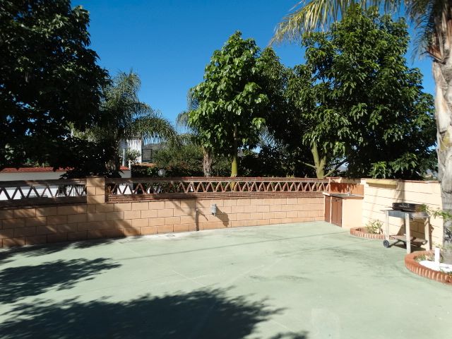 Exterior view of Single-family semi-detached to rent in Alhaurín de la Torre  with Air Conditioner, Heating and Private garden