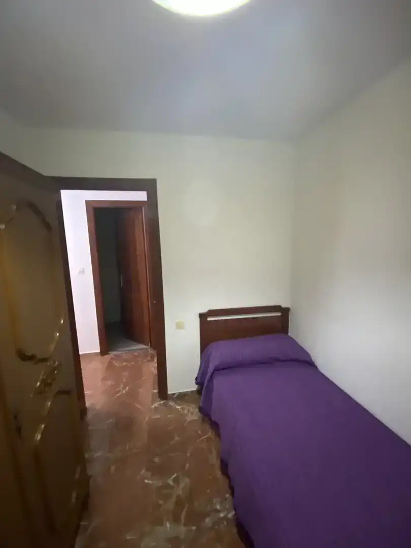 Dormitori de Pis en venda en Granada amb Jardí privat, Piscina i Balcó