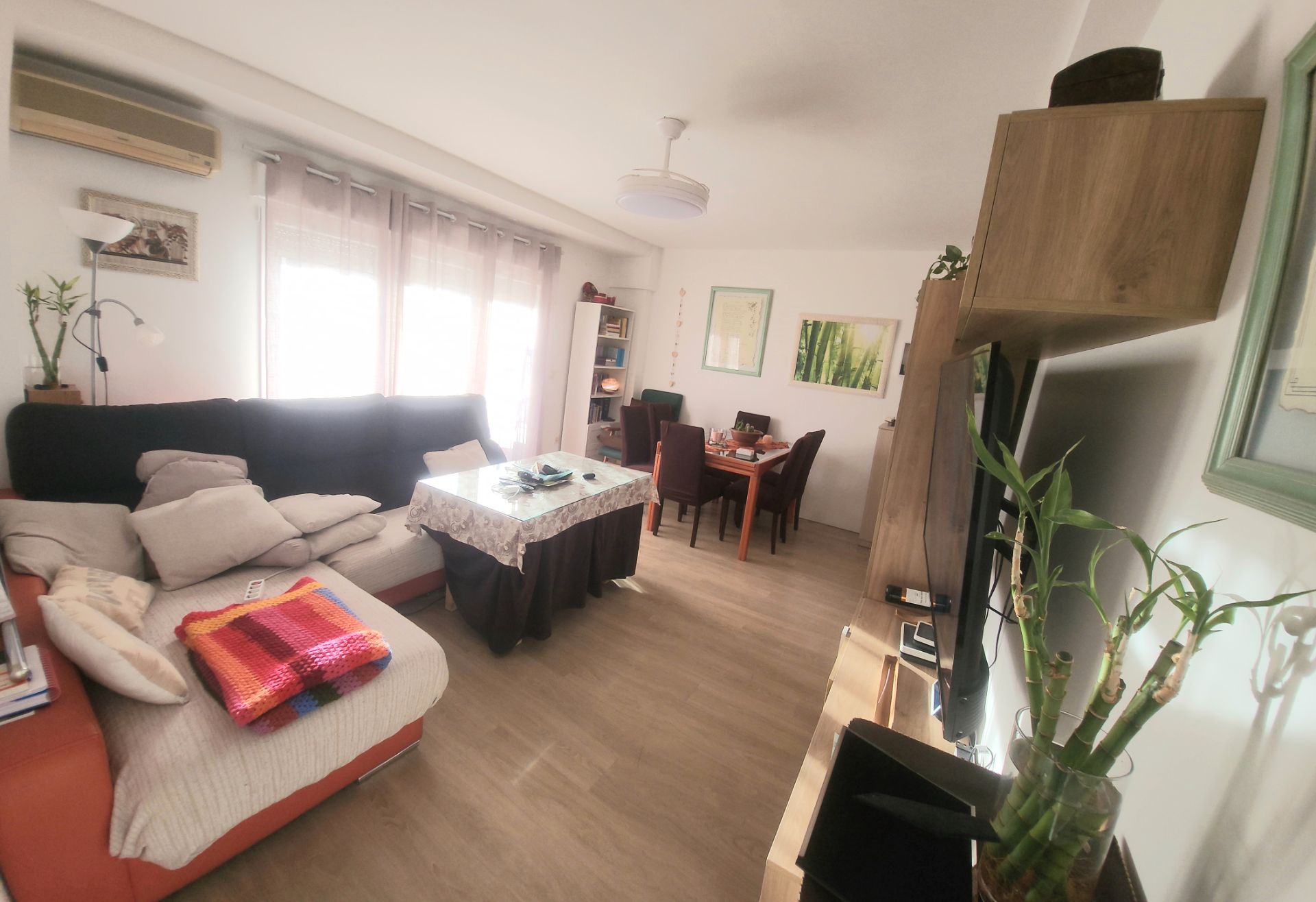 Sala de estar de Piso en venta en  Granada Capital con Balcón