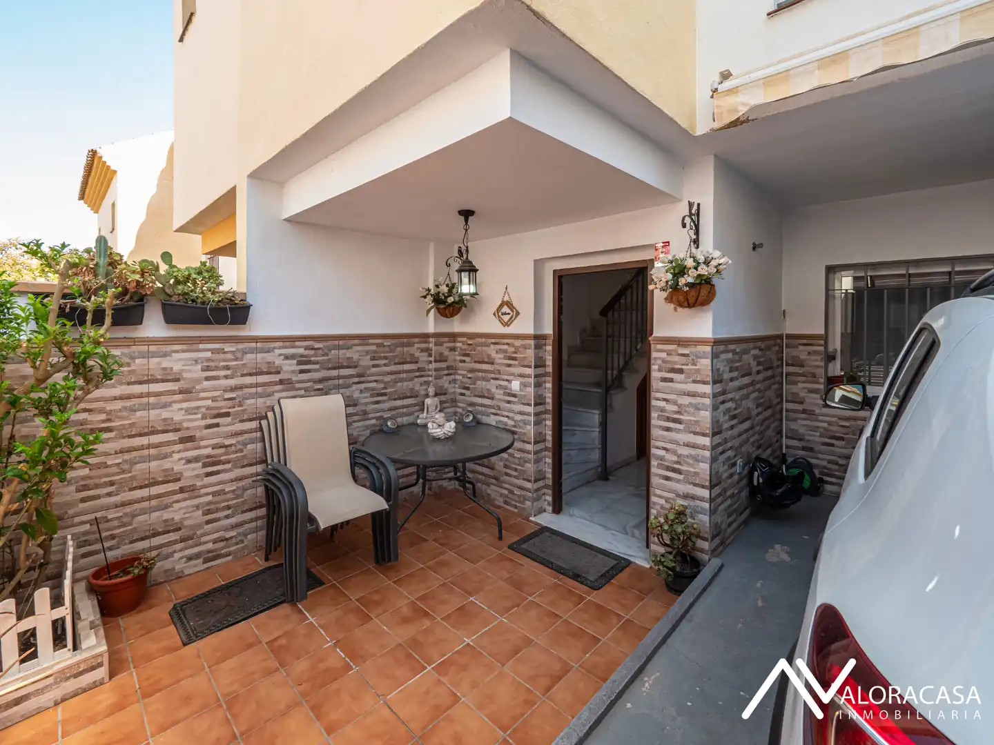 Terrasse von Einfamilien-Reihenhaus zum Verkauf in Cártama mit Möbliert
