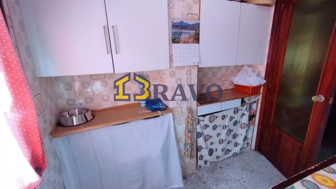 Cuina de Casa o xalet en venda en Valle de Tobalina amb Calefacció, Jardí privat i Moblat