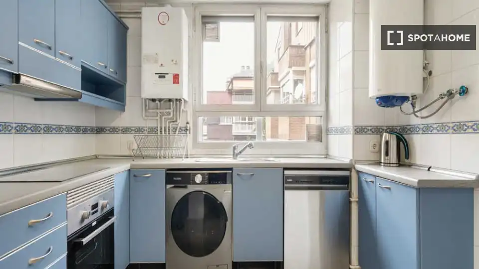 Kitchen of Flat for rent in Madrid  with Air Conditioner, Heating and Furnished