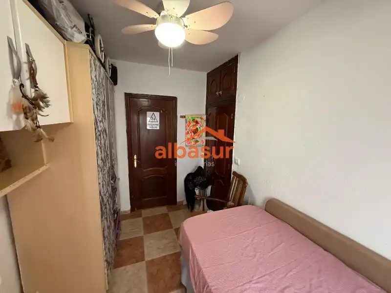 Bedroom of Flat for sale in Sureste