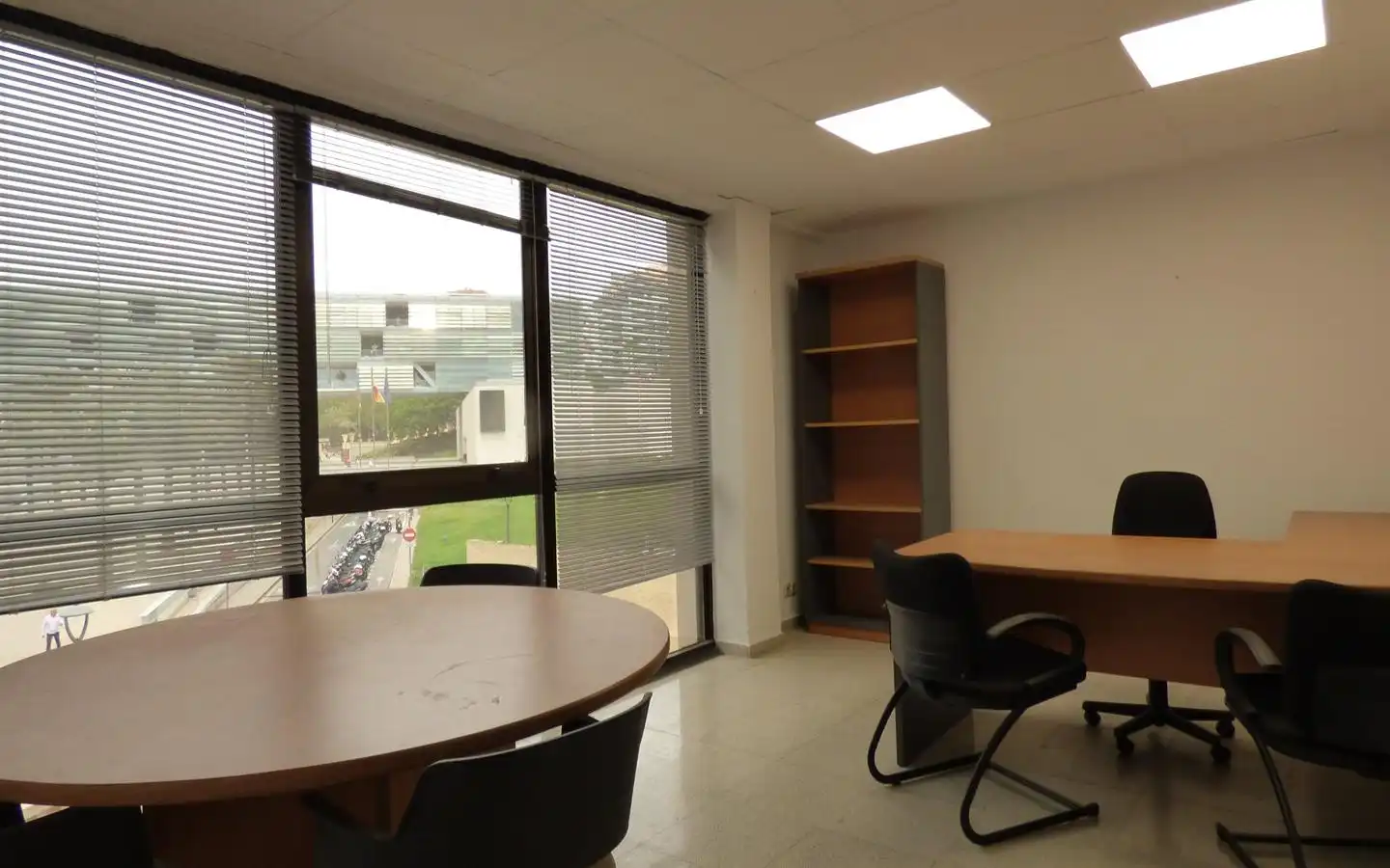 Büro zur Miete in Benidorm mit Klimaanlage und Möbliert