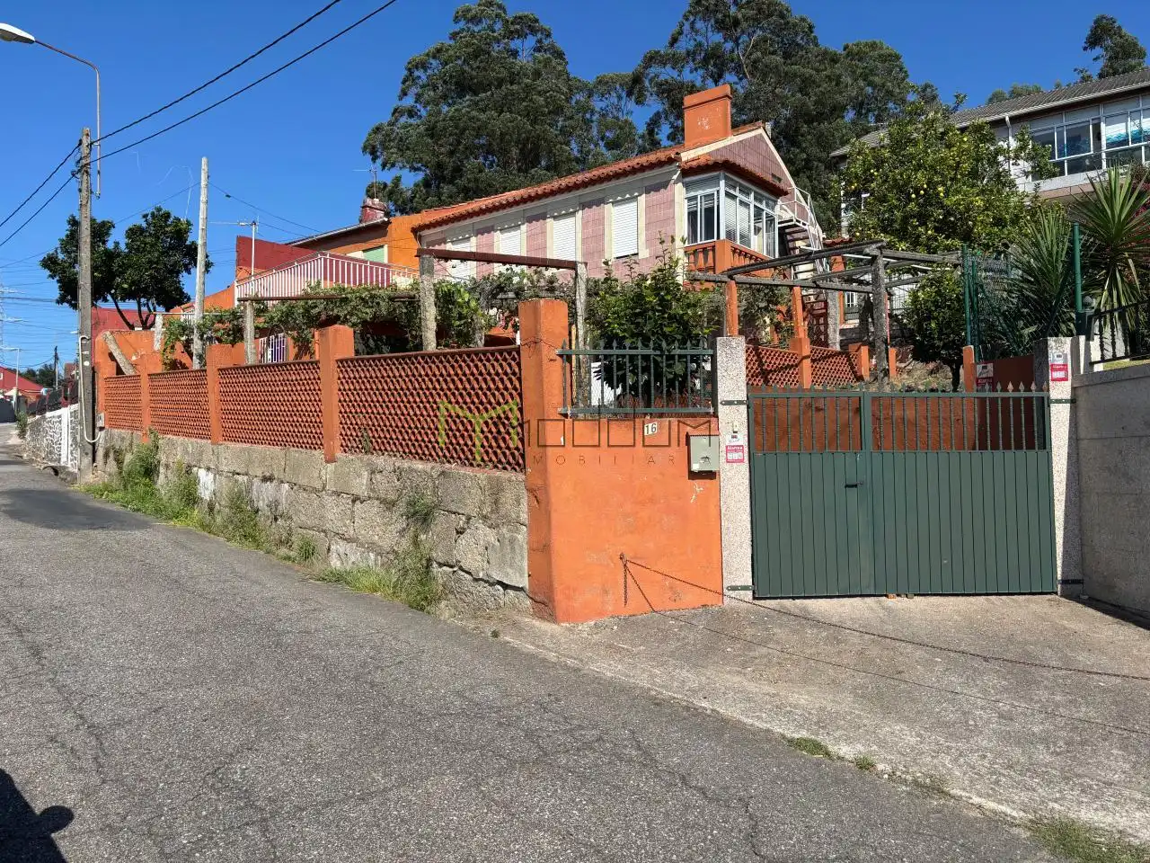 Außenansicht von Haus oder Chalet zum Verkauf in Vigo  mit Heizung, Privatgarten und Terrasse