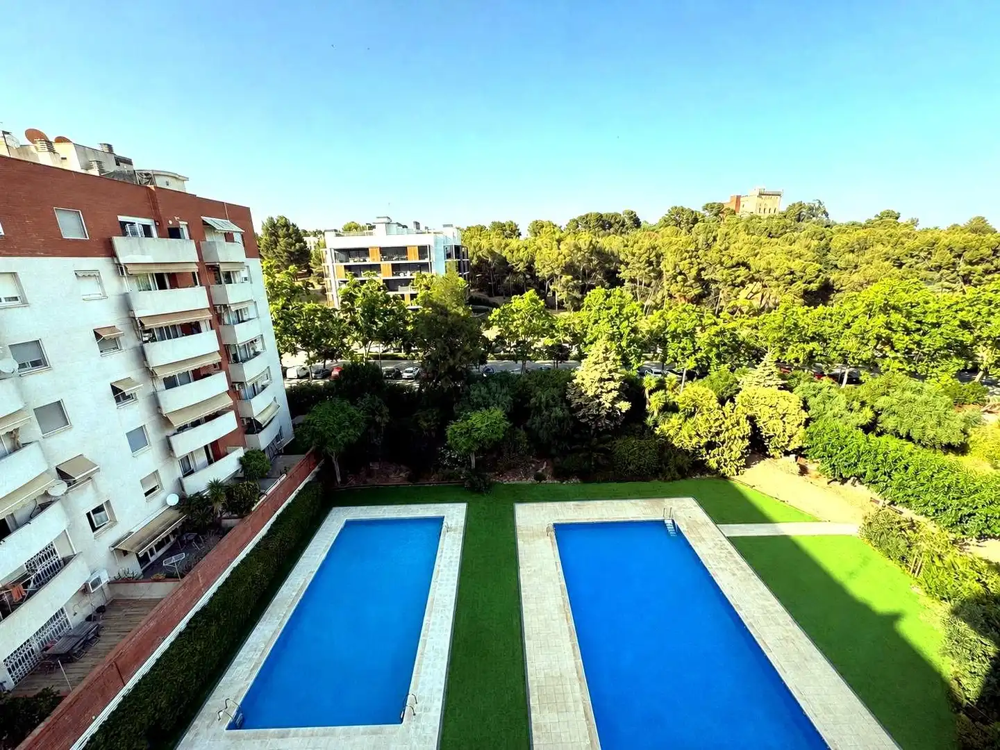 Schwimmbecken von Dachboden zum Verkauf in Castelldefels mit Klimaanlage, Heizung und Parkett