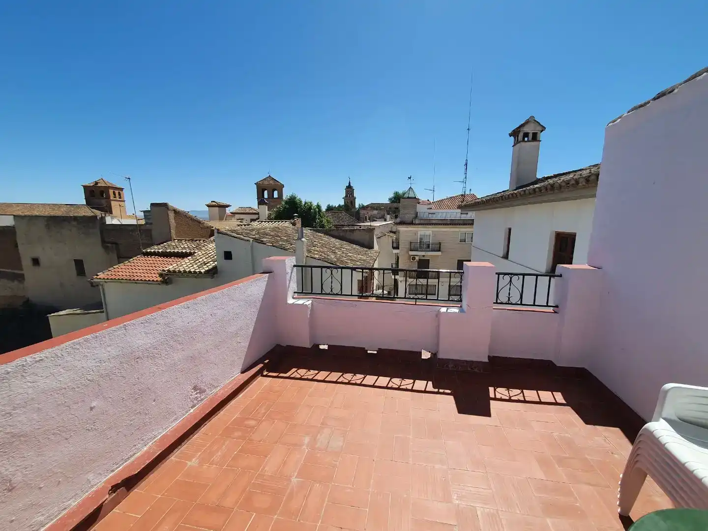 Vista exterior de Piso en venta en Baza con Aire acondicionado, Trastero y Amueblado