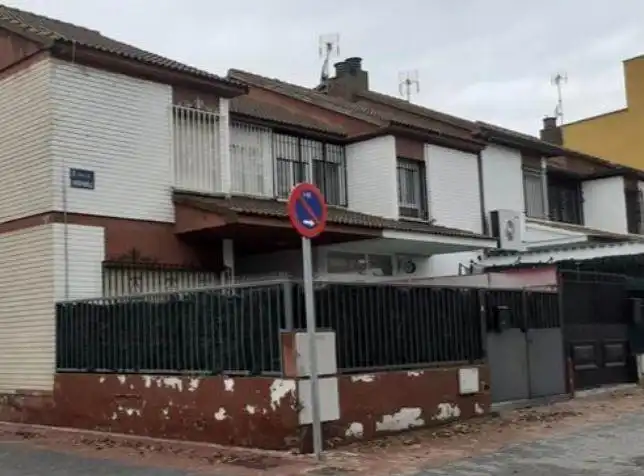 Vista exterior de Casa adosada en venda en Daganzo de Arriba