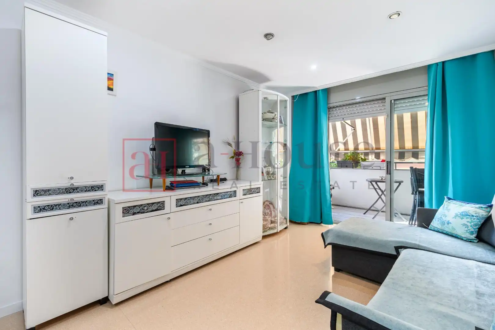 Exterior view of Flat for sale in Barcelona  with Air Conditioner, Heating and Terrace