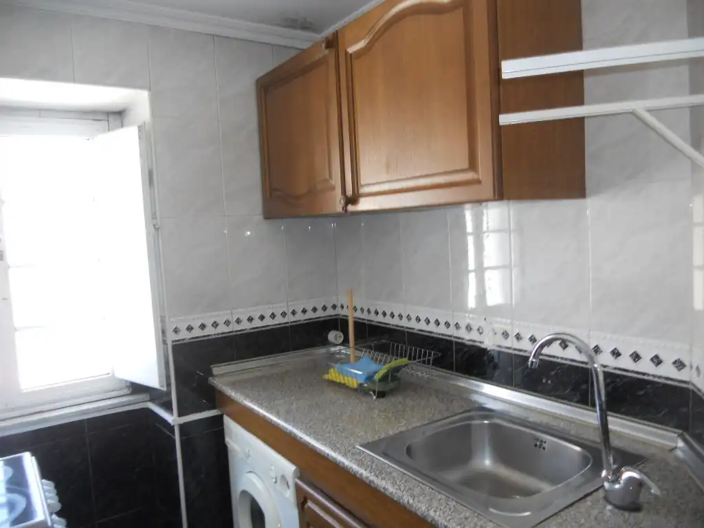 Kitchen of Flat for rent in Santiago de Compostela   with Heating, Furnished and Oven