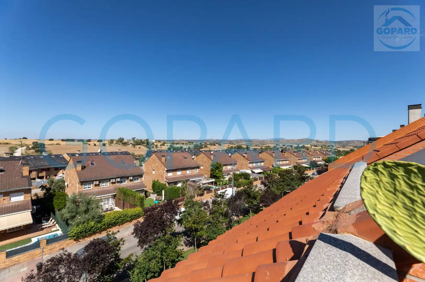Vista exterior de Dúplex en venta en Villanueva del Pardillo con Aire acondicionado, Calefacción y Parquet
