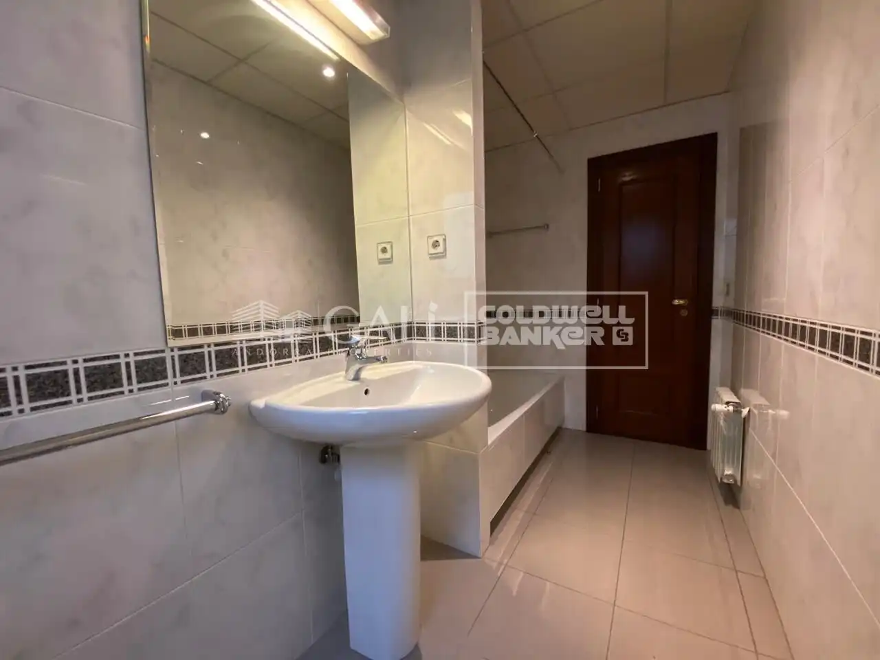 Badezimmer von Wohnung zur Miete in Andorra la Vella mit Heizung, Terrasse und Balkon