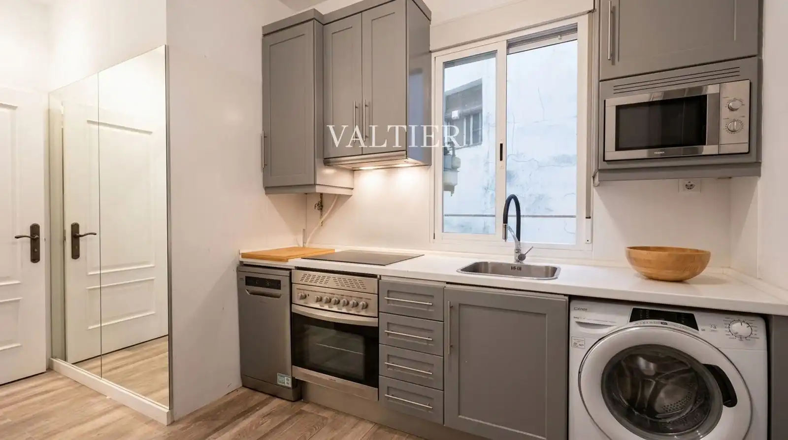Kitchen of Flat for rent in Madrid  with Air Conditioner, Terrace and Furnished