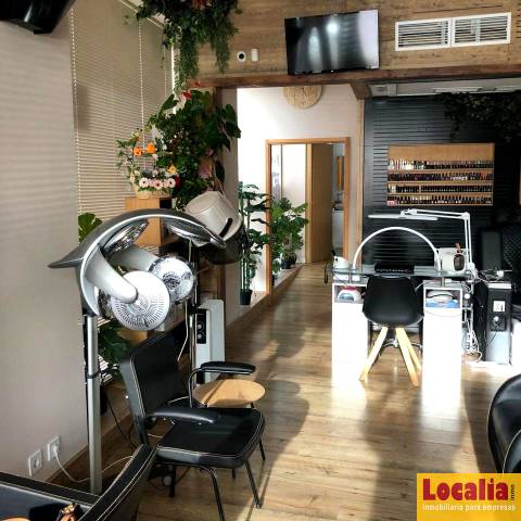 Local comercial en Alquiler en Tanos