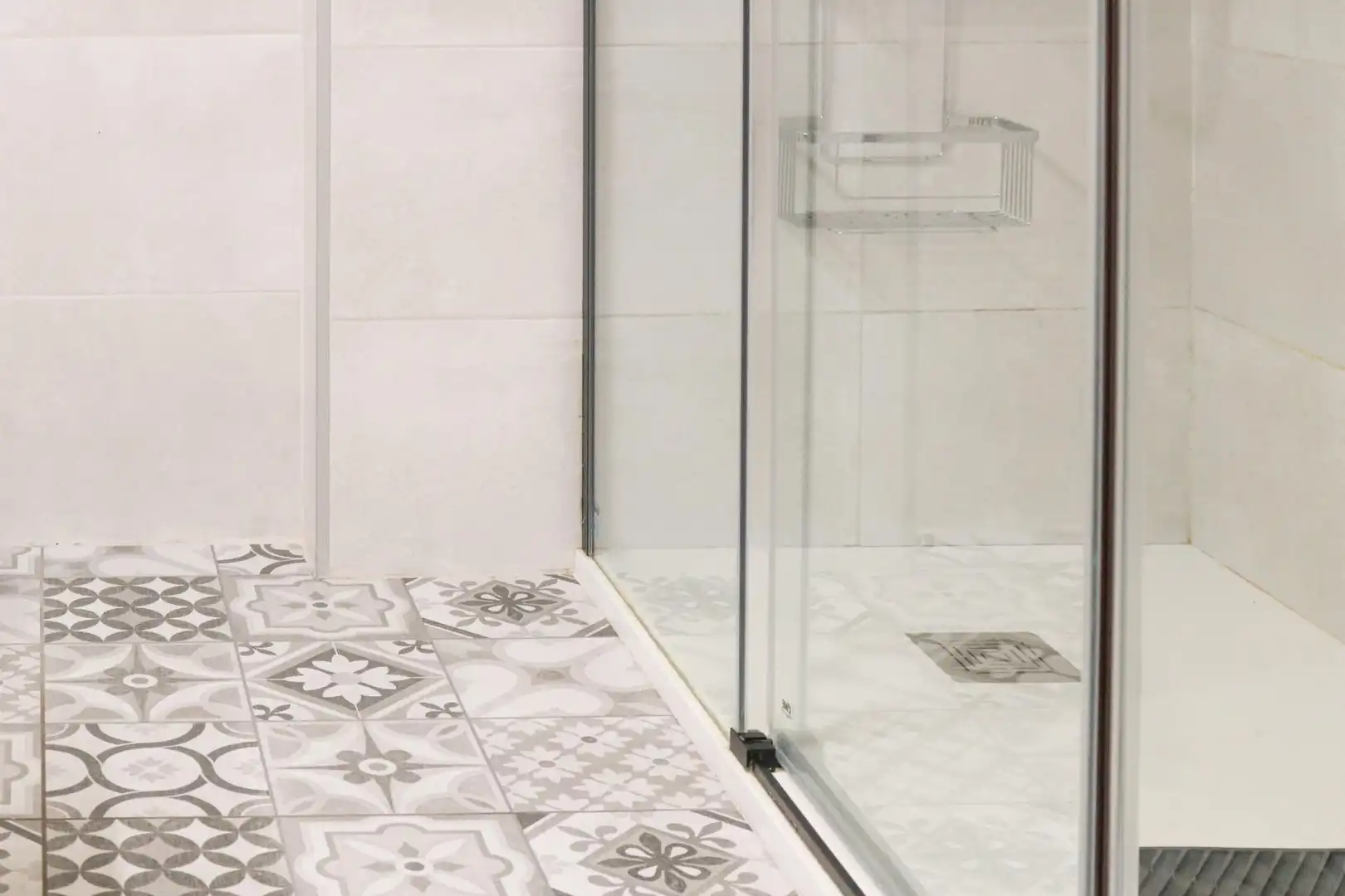 Bathroom of Flat for sale in Vilanova i la Geltrú  with Air Conditioner, Parquet flooring and Balcony