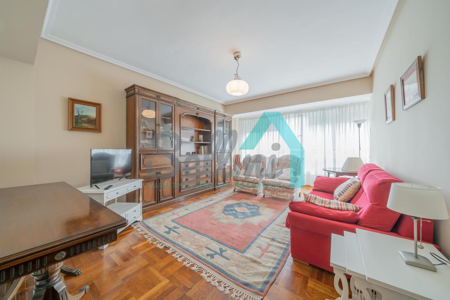 Living room of Flat to rent in Oviedo   with Heating, Parquet flooring and Terrace