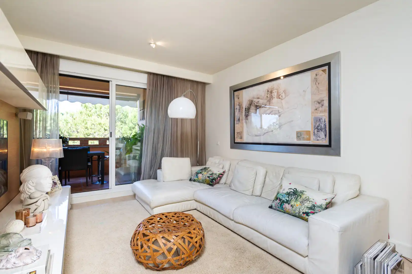 Sala de estar de Apartamento en venta en Marbella con Aire acondicionado, Terraza y Horno