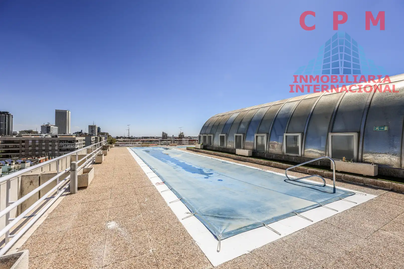 Schwimmbecken von Wohnung zur Miete in Madrid mit Klimaanlage, Heizung und Parkett