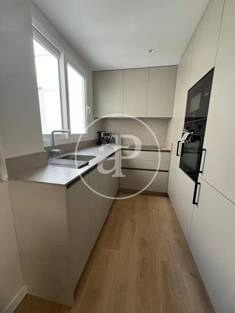 Kitchen of Flat for rent in Valencia  with Air Conditioner, Heating and Furnished