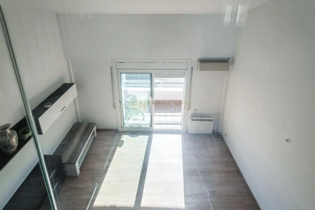 Terrassa de Apartament en venda en Sant Vicenç Dels Horts amb Aire condicionat i Balcó