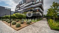 Exterior view of Study for sale in  Madrid Capital  with Air Conditioner, Terrace and Community pool