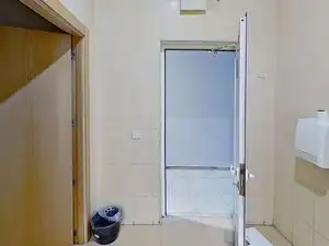 Baño de Nave industrial de alquiler en Borox con Calefacción y Alarma