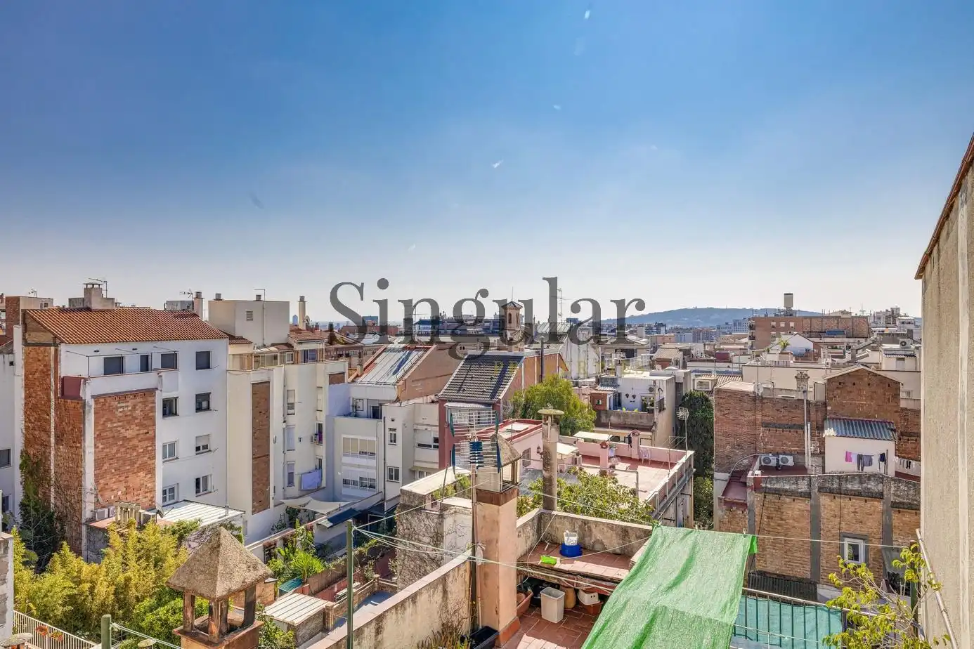 Vista exterior de Edifici en venda en Barcelona