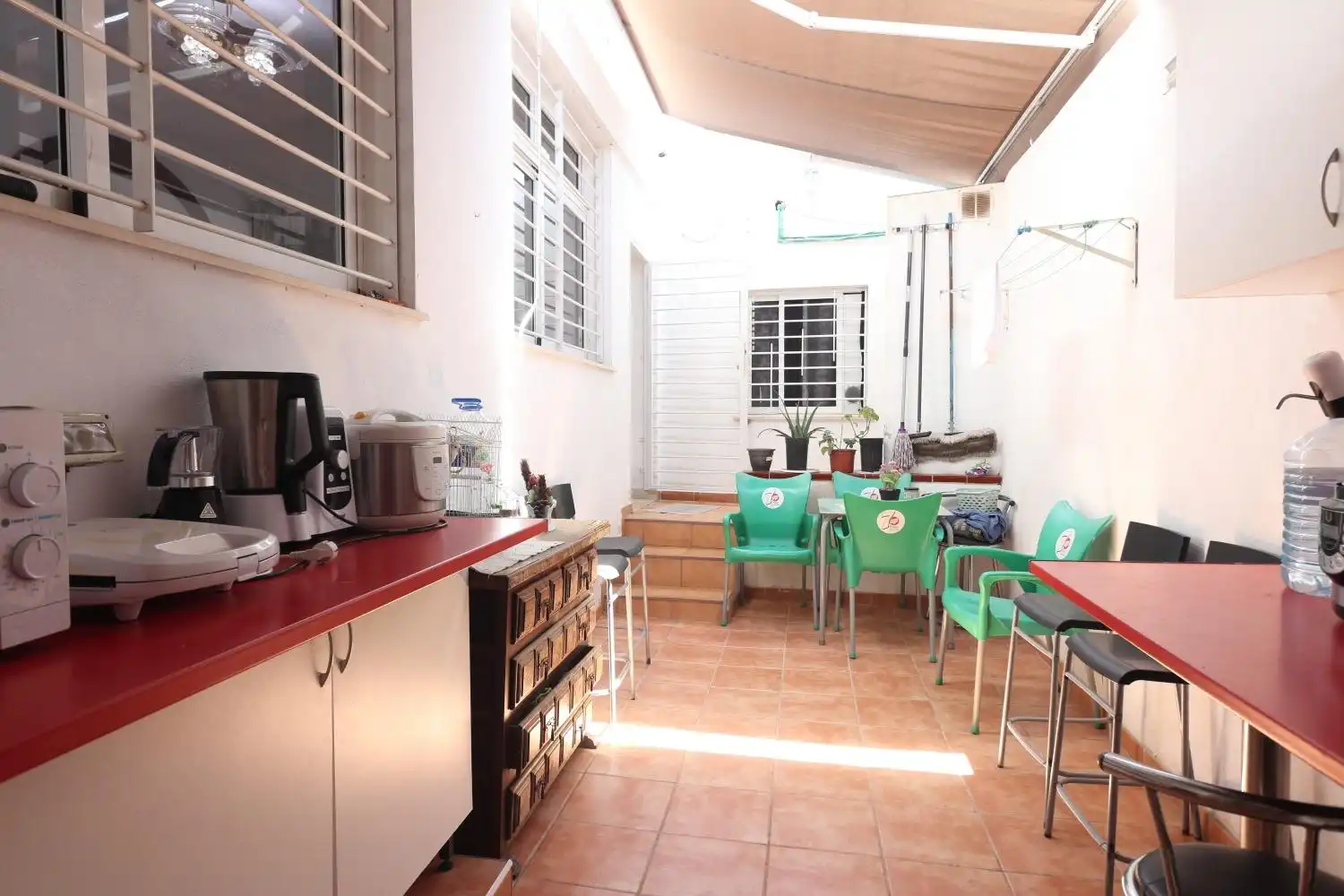 Cuina de Casa o xalet en venda en Granadilla de Abona amb Jardí privat, Terrassa i Jacuzzi