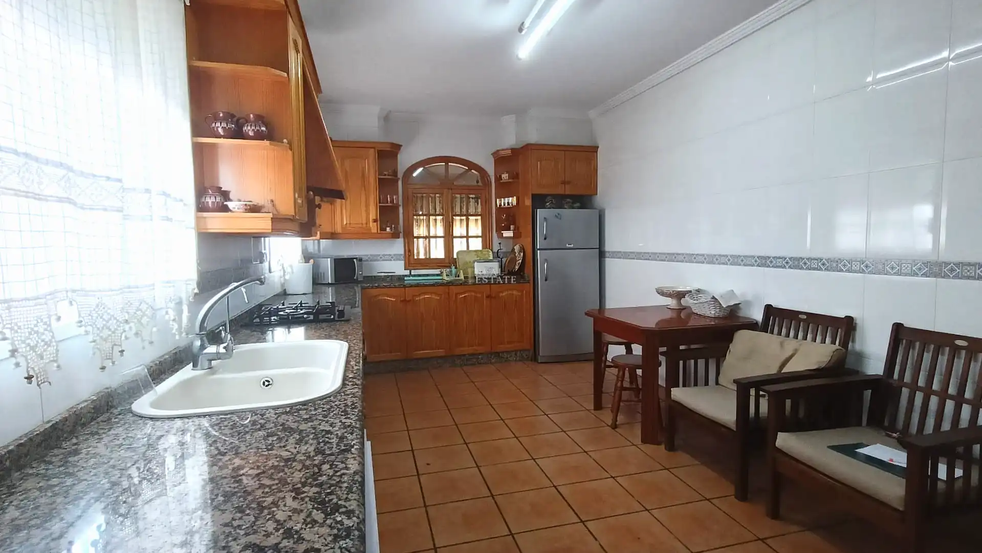 Küche von Wohnung zum Verkauf in Elche / Elx mit Klimaanlage, Abstellraum und Schwimmbad