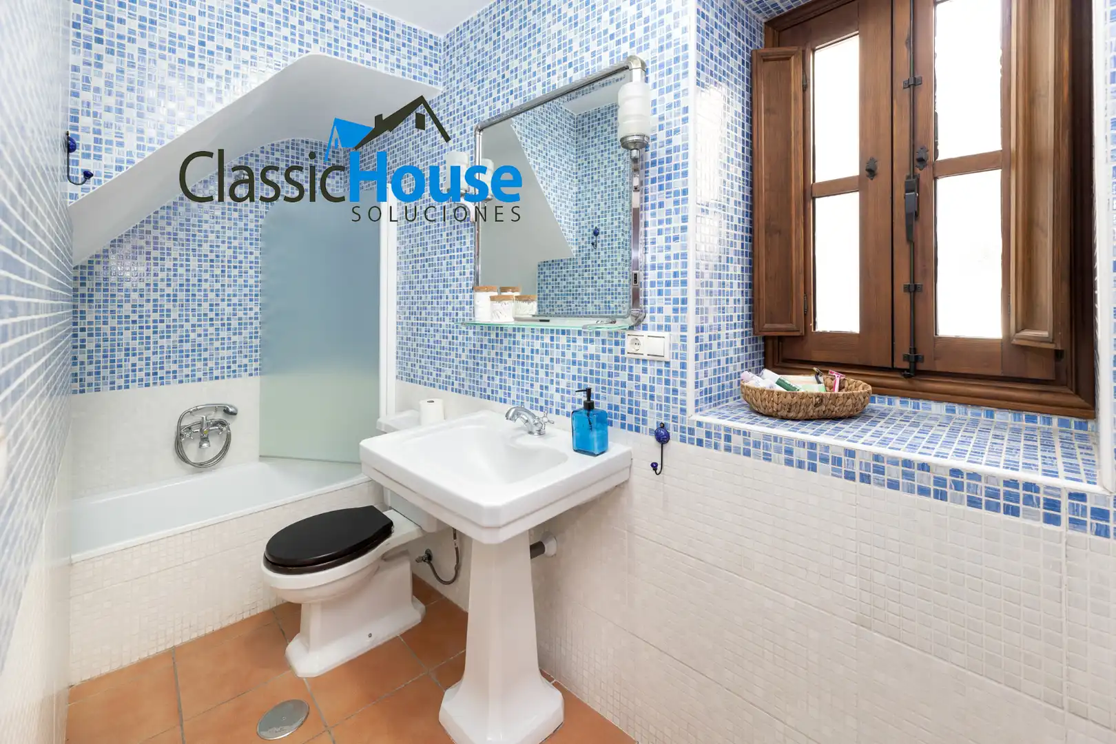 Baño de Casa adosada en venta en Granada con Terraza, Amueblado y Horno