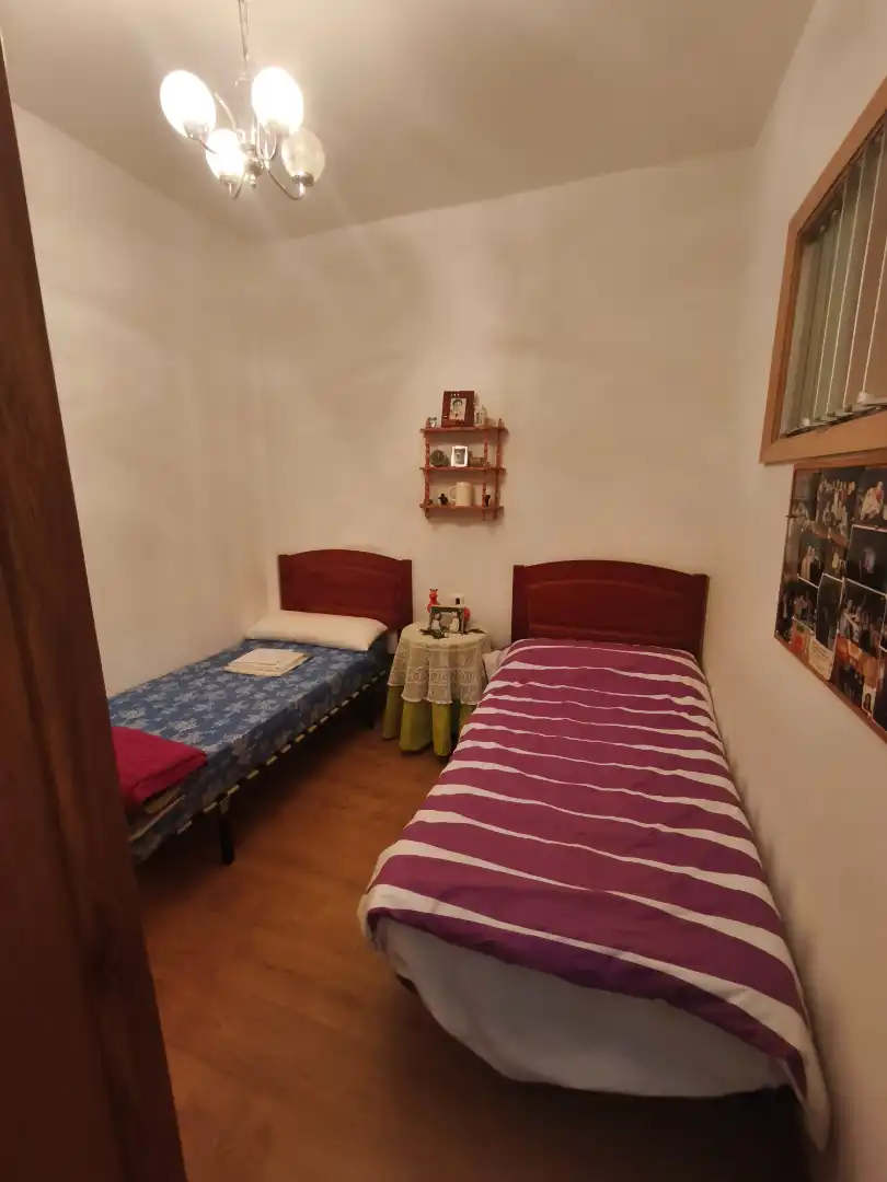 Habitación de Piso de alquiler en Santiago de Compostela  con Calefacción, Parquet y Amueblado