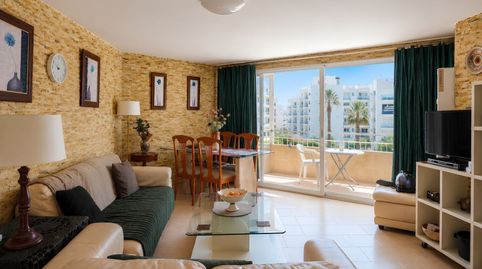 Foto 3 de Piso en venta en Calle Joaquin Blume, Las Gaviotas - Carvajal, Fuengirola