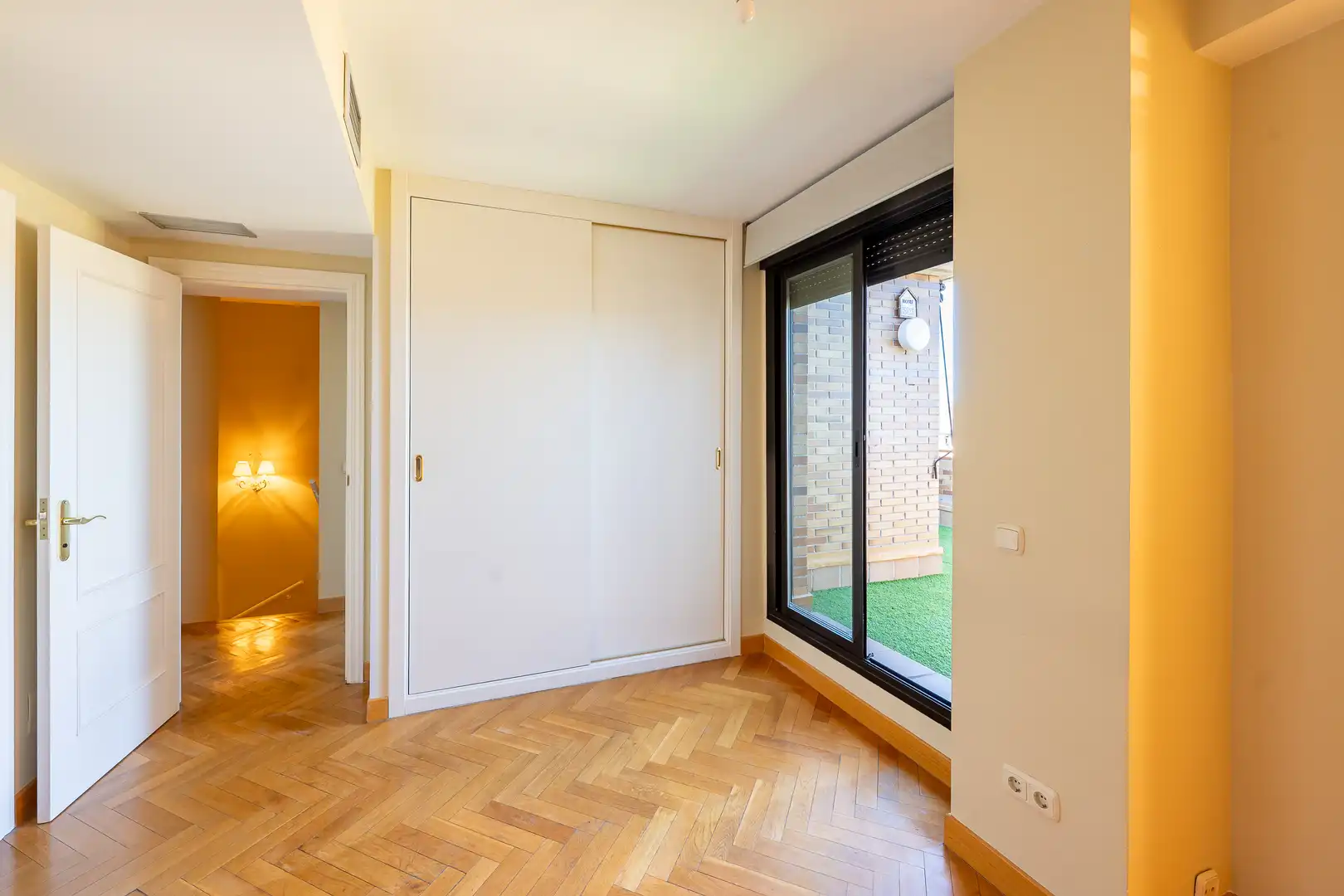 Habitación de Dúplex en venta en Majadahonda con Aire acondicionado, Calefacción y Terraza