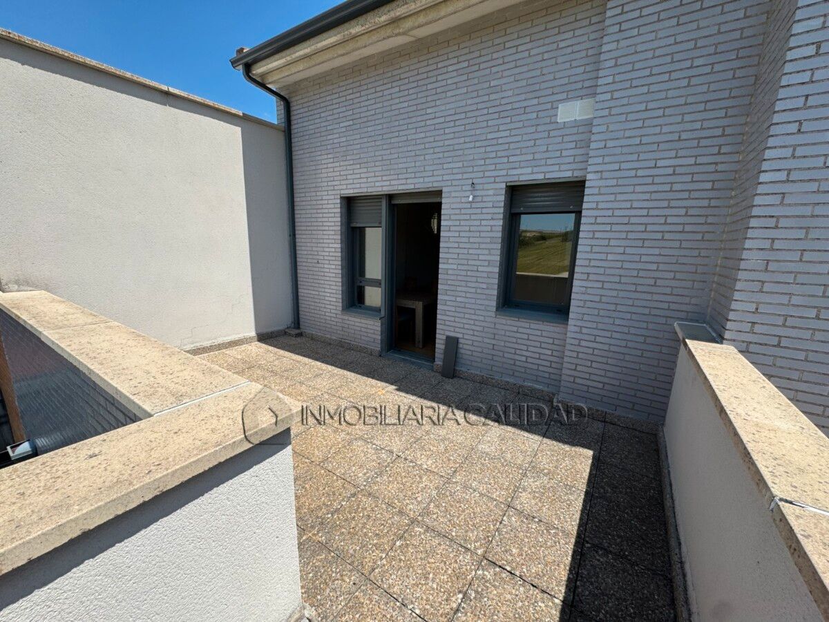 Terrassa de Pis de lloguer en Burgos Capital amb Calefacció i Moblat