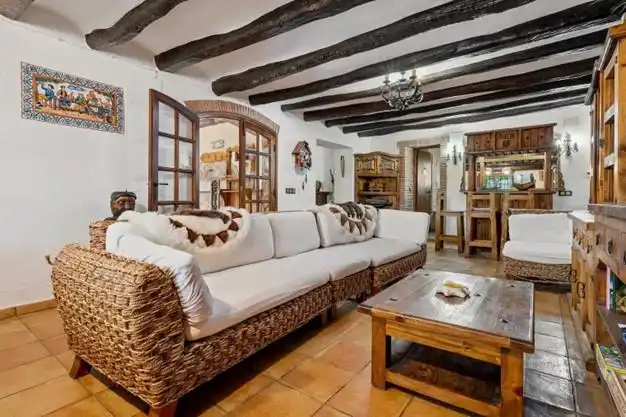 Sala de estar de Finca rústica en venta en Querol con Calefacción, Jardín privado y Terraza