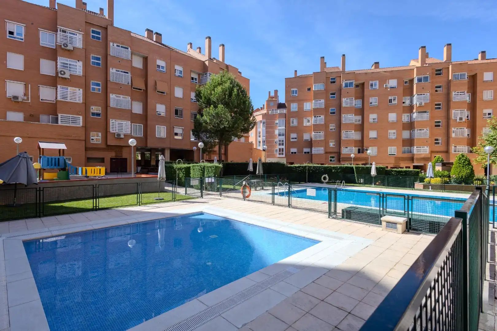 Piscina de Àtic en venda en Madrid amb Aire condicionat, Calefacció i Jardí privat