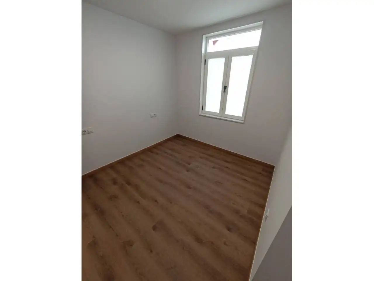 Bedroom of Flat for rent in Santiago de Compostela   with Parquet flooring, Terrace and Alarm