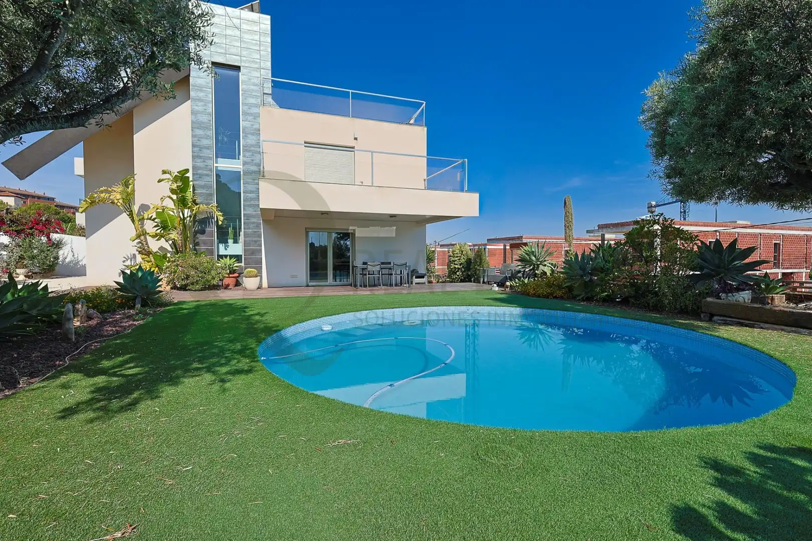 Piscina de Casa o xalet en venda en Alicante / Alacant amb Aire condicionat, Calefacció i Jardí privat