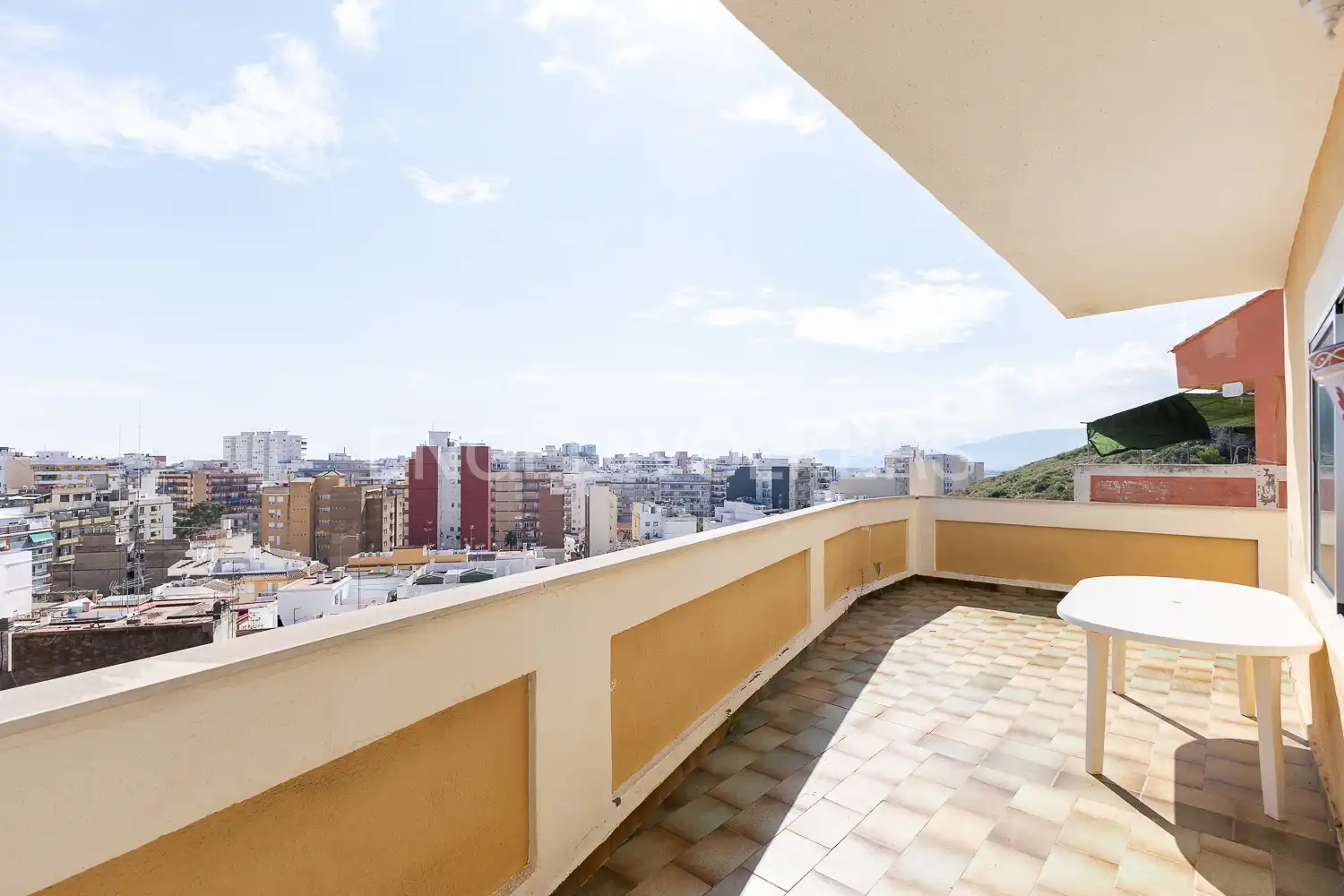 Vista exterior de Casa o xalet en venda en Cullera amb Aire condicionat, Calefacció i Jardí privat