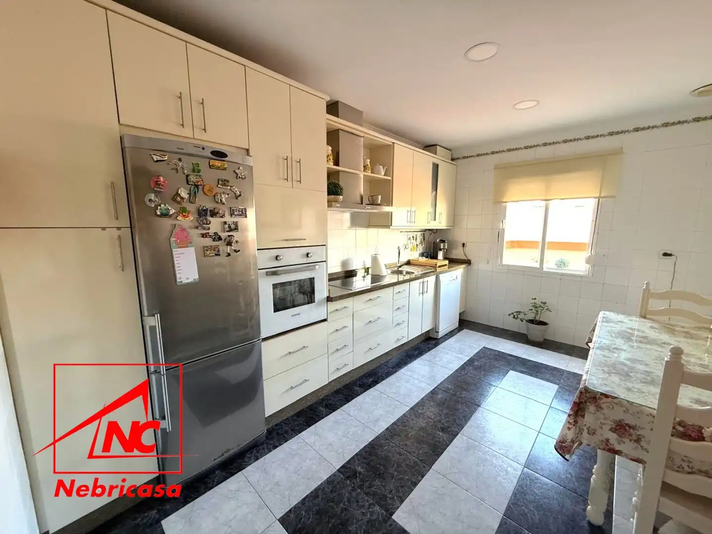 Cocina de Casa o chalet en venta en Lebrija con Aire acondicionado, Jardín privado y Terraza
