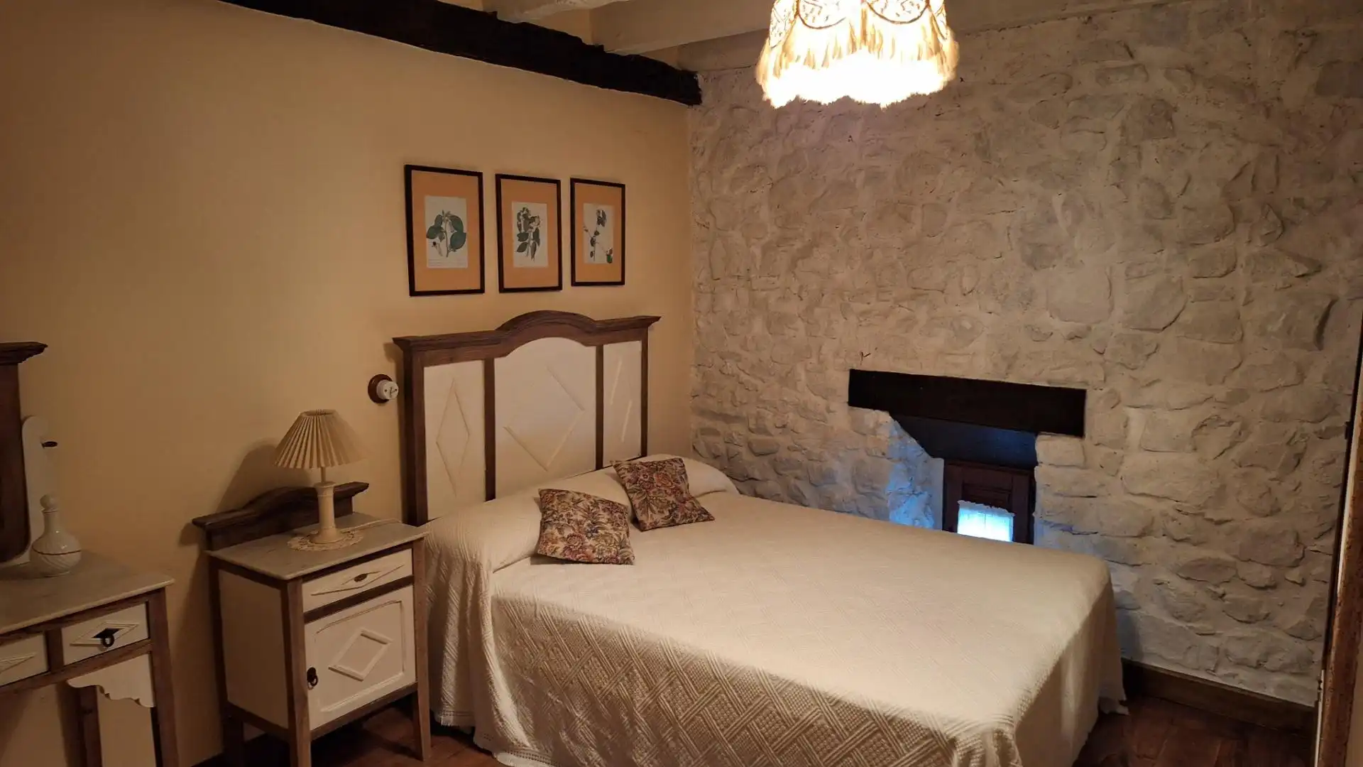 Habitación de Casa o chalet en venta en Camaleño con Calefacción, Trastero y Balcón
