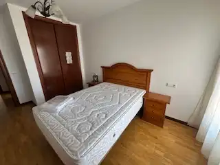 Habitación de Apartamento de alquiler en Villaquilambre con Calefacción, Parquet y Terraza