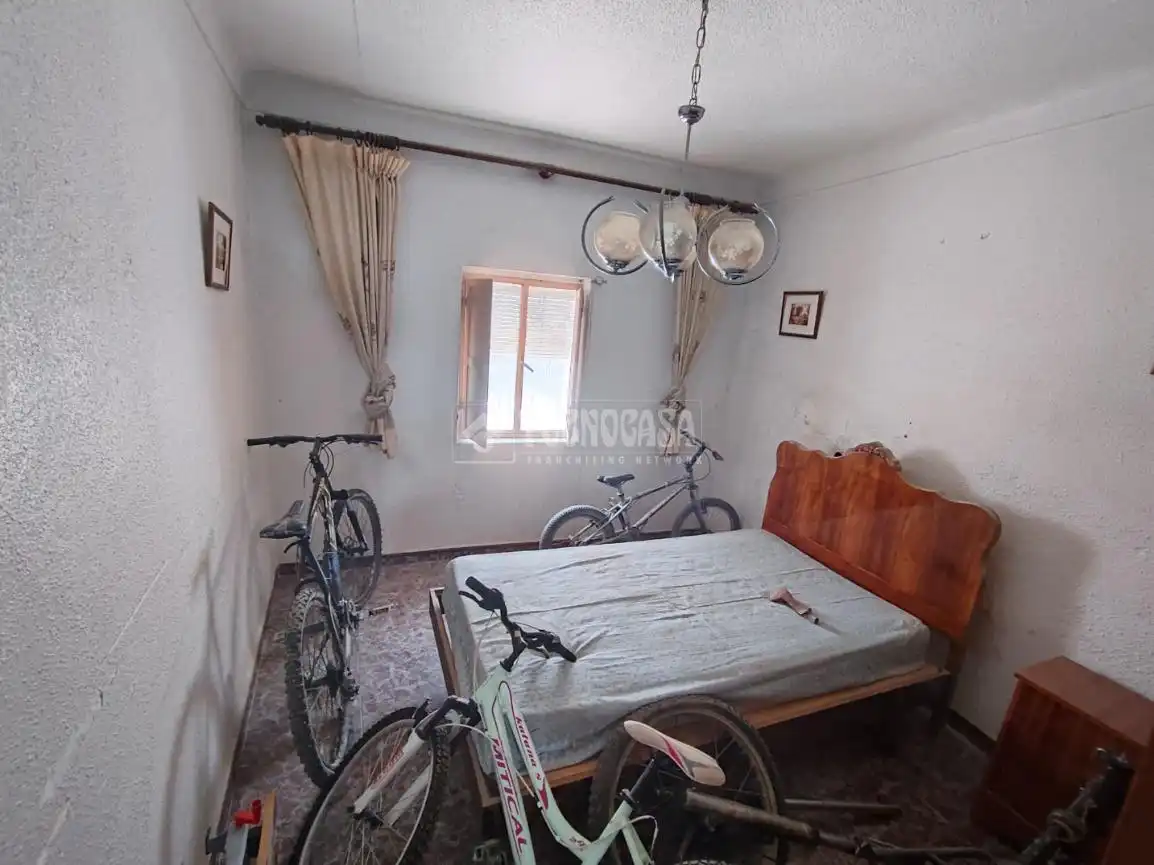 Dormitori de Casa adosada en venda en Mengíbar amb Terrassa