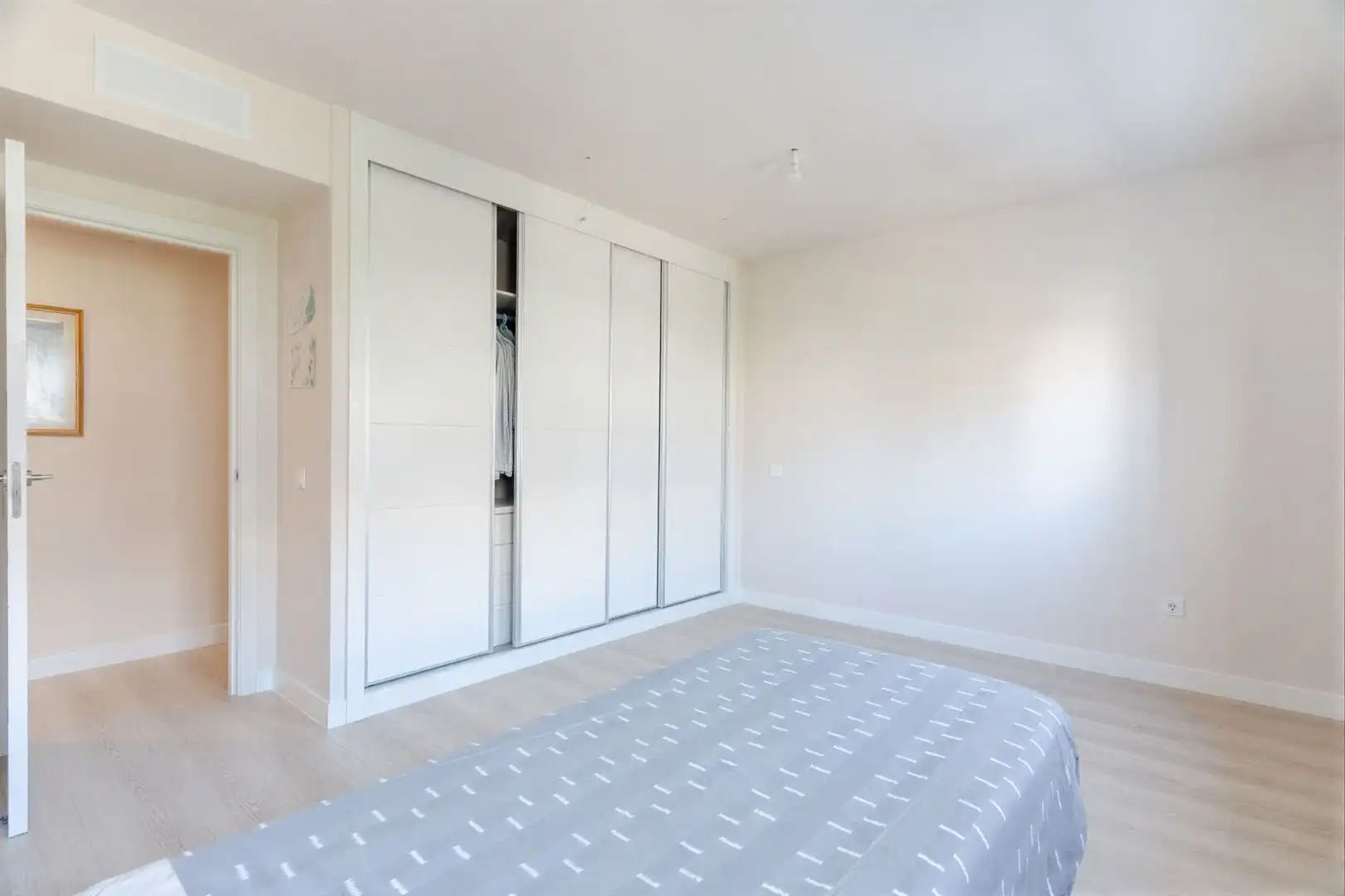 Bedroom of Flat for sale in Madrid  with Air Conditioner, Heating and Terrace