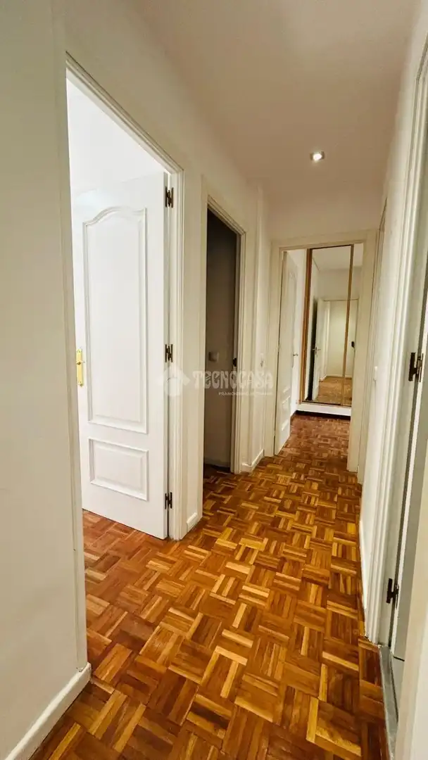 Bedroom of Flat for sale in Madrid  with Air Conditioner, Heating and Terrace