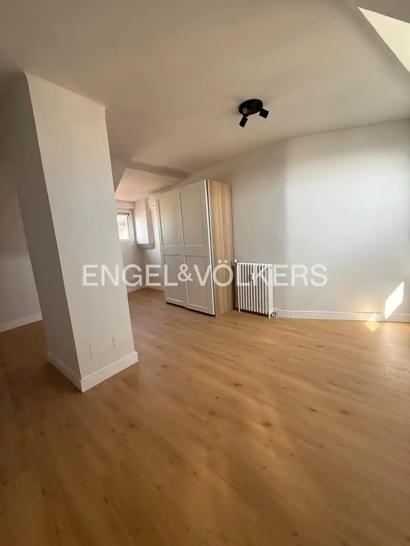Bedroom of Flat for sale in Madrid  with Air Conditioner, Heating and Terrace