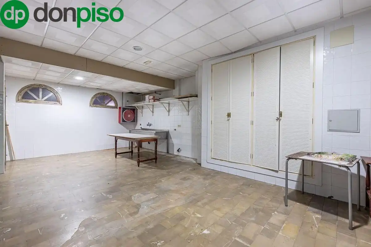 Local en venta en Pinos Genil con Terraza